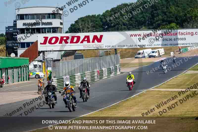 Vintage motorcycle club;eventdigitalimages;mallory park;mallory park trackday photographs;no limits trackdays;peter wileman photography;trackday digital images;trackday photos;vmcc festival 1000 bikes photographs